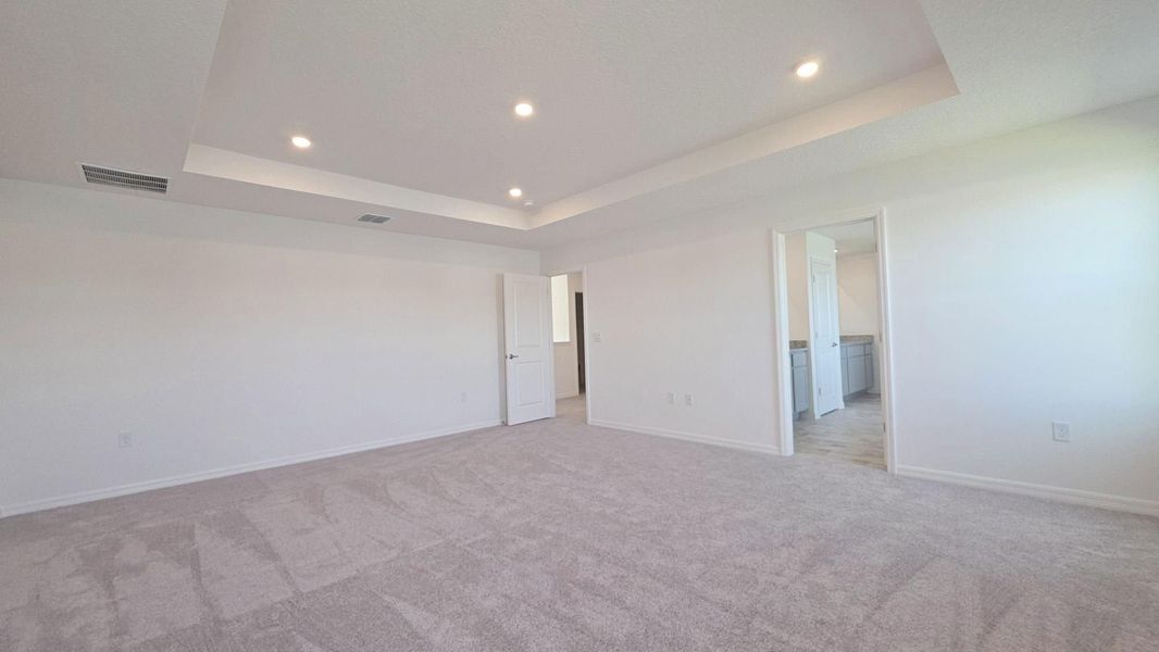 Spacious, unfurnished interior of a new home in Island Forest Preserve, Merritt Island (Image 11).