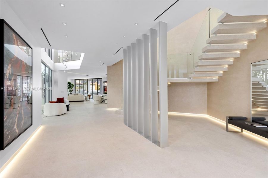 Spacious, unfurnished interior of a new home in , Hallandale Beach (Image 30).