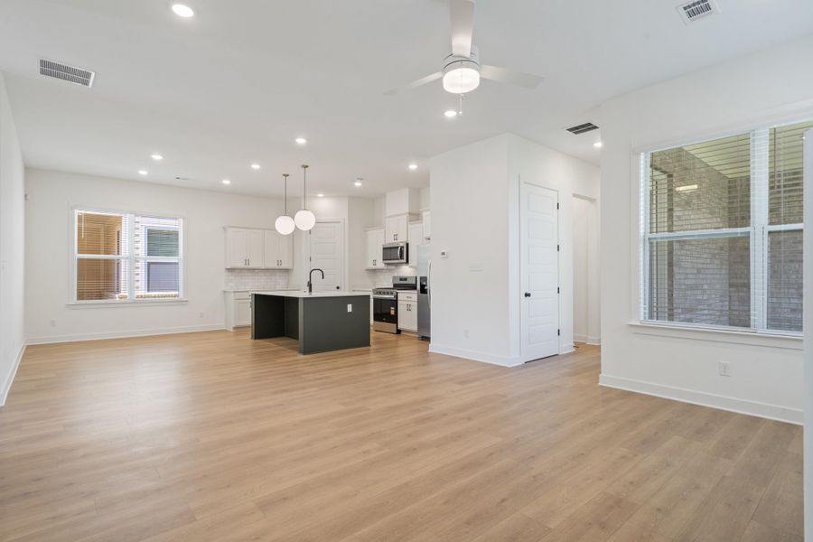 Spacious, unfurnished interior of a new home in Lockwood, Collierville (Image 17). Spacious, unfurnished interior of a new home in Lockwood, Collierville (Image 17).