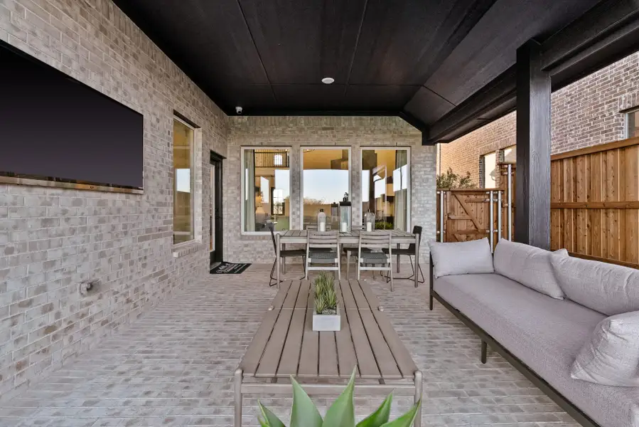 Exterior details and patio area of a home in Meadow Run, Melissa (Image 3).