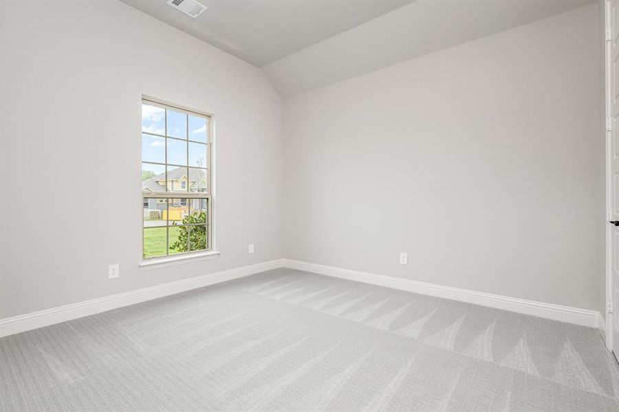 Spacious, unfurnished interior of a new home in Sagebrush Addition, Midlothian (Image 27).