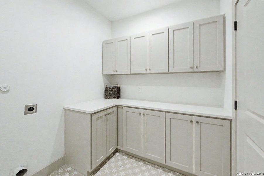 Furnished interior view inside a new home in , Wimberley (Image 12).