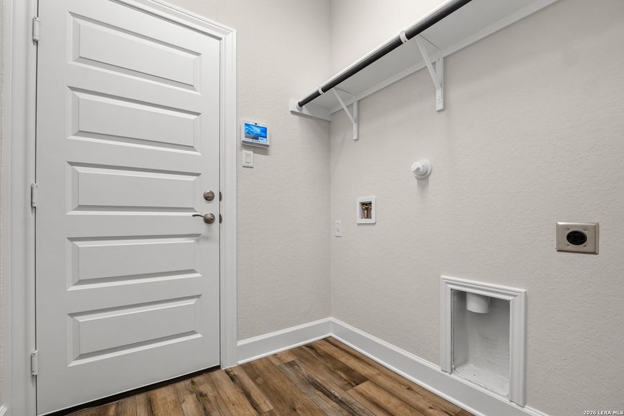 Spacious, unfurnished interior of a new home in Ventana, Bulverde (Image 18). Spacious, unfurnished interior of a new home in Ventana, Bulverde (Image 18).