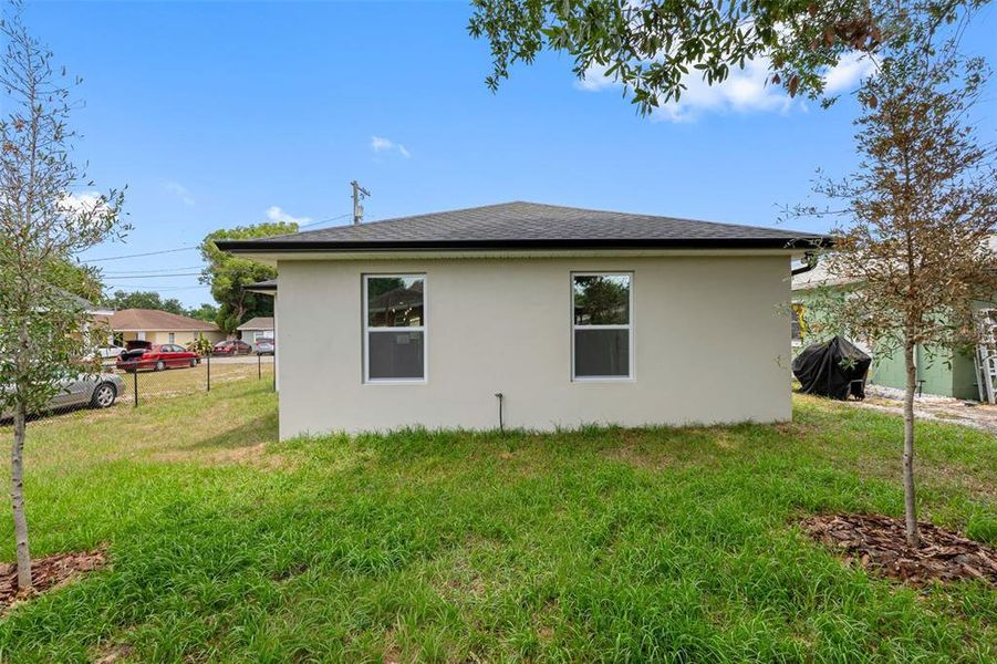 Exterior details and patio area of a home in , Tampa (Image 24).