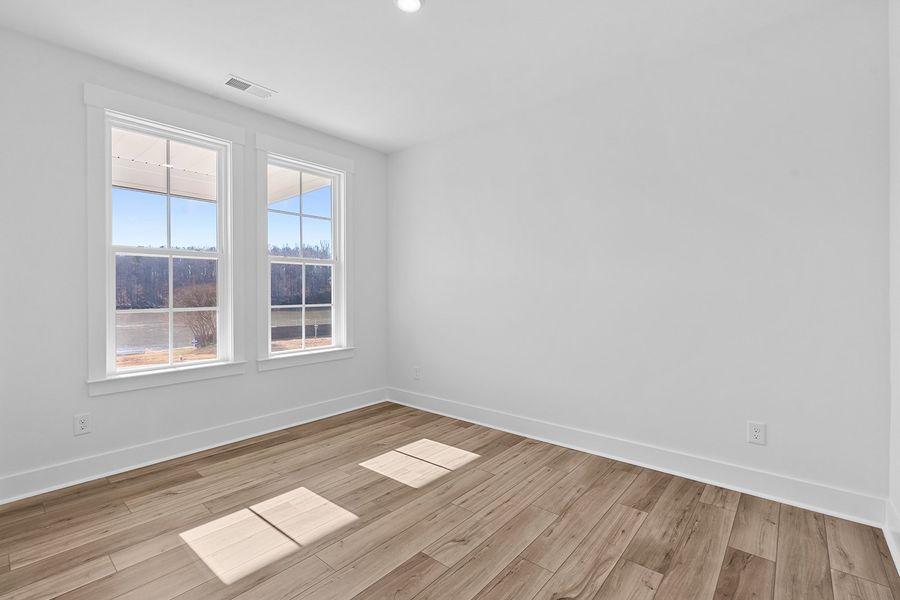 Spacious, unfurnished interior of a new home in Hanes Lake, Winston-Salem (Image 26).