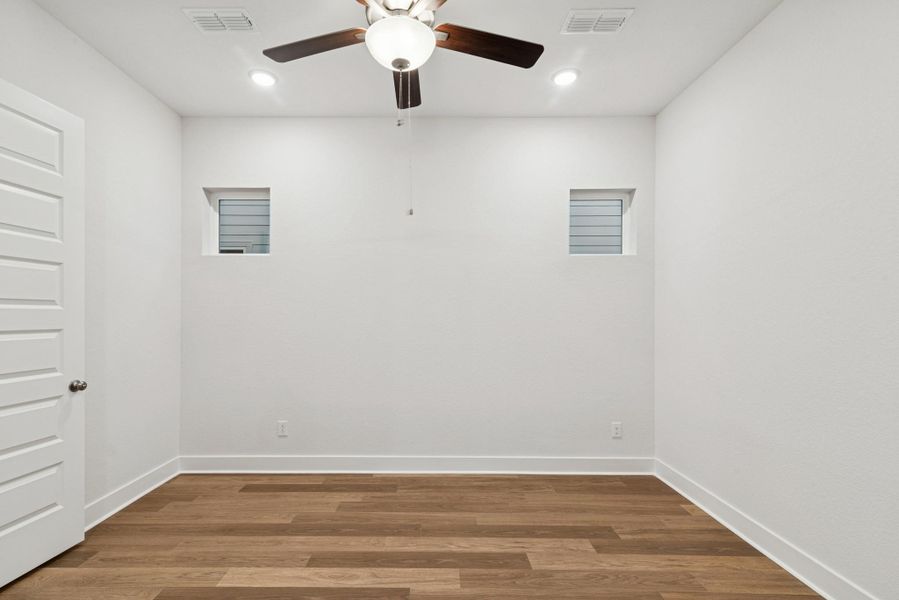 Spacious, unfurnished interior of a new home in , Katy (Image 14).