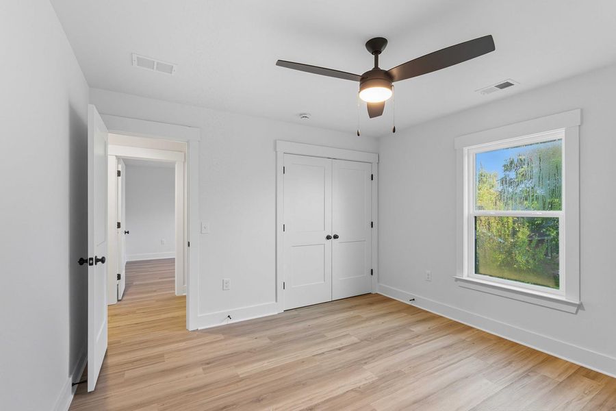 Spacious, unfurnished interior of a new home in , Charleston (Image 15).