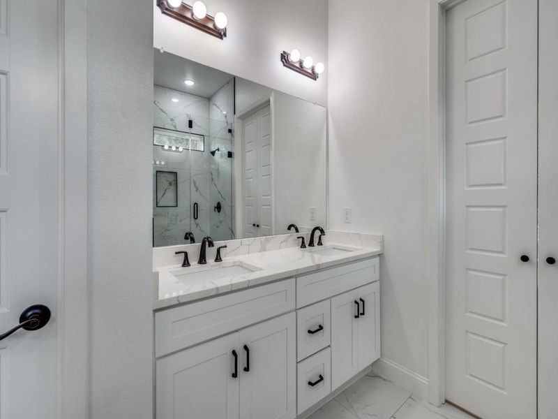 Furnished interior view inside a new home in , Allen (Image 4).