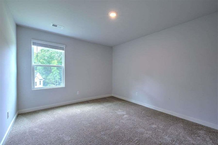 Spacious, unfurnished interior of a new home in The Woodlands Preserve, Jackson (Image 30).