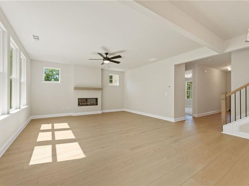 Spacious, unfurnished interior of a new home in Melody Lakeside Estates, Buford (Image 15).