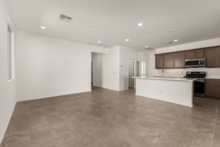 Spacious, unfurnished interior of a new home in Elara at Moonlight, Maricopa (Image 6).