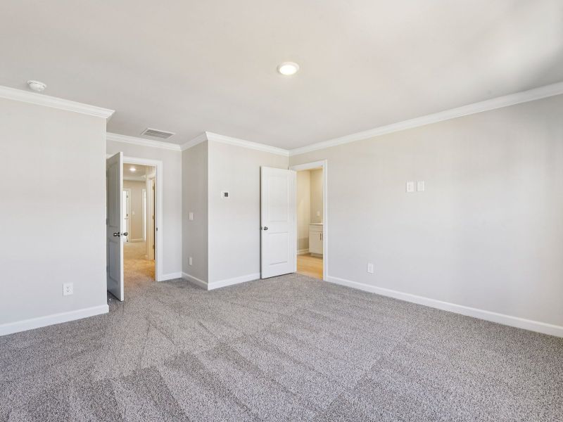 Spacious, unfurnished interior of a new home in Crossrail Station, Mooresville (Image 16).