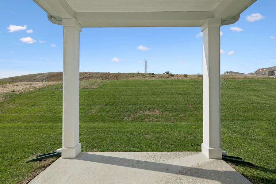 Exterior details and patio area of a home in Cades Bluff, Lebanon (Image 24).