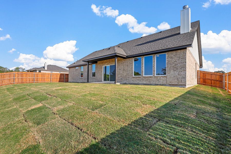 Representative exterior details of a home built from the Garrison II by Cheldan Homes in Arbor Oaks, Boyd (Image 6).