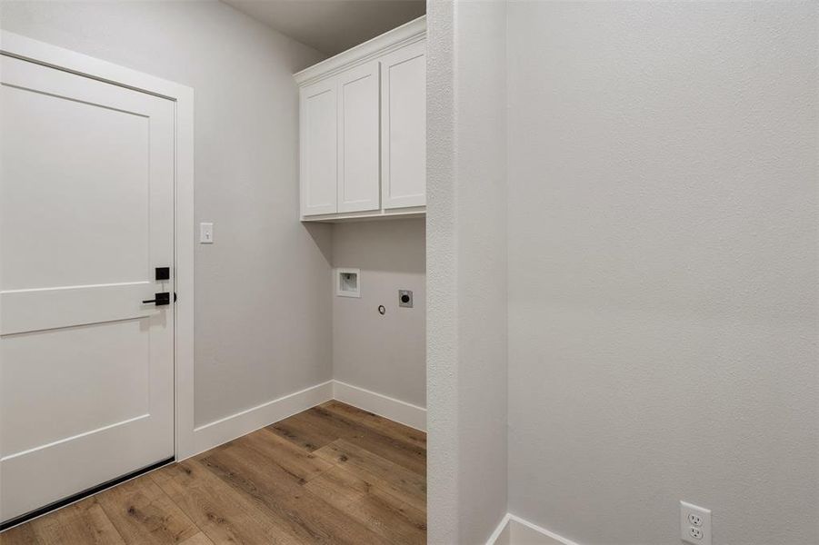 Spacious, unfurnished interior of a new home in , Mabank (Image 27).