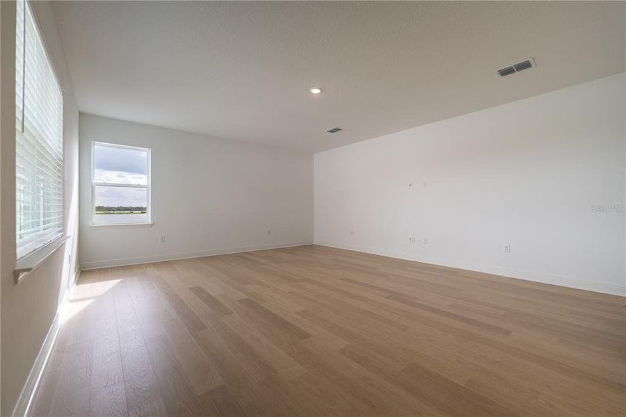 Spacious, unfurnished interior of a new home in Laureate Park, Orlando (Image 25). Spacious, unfurnished interior of a new home in Laureate Park, Orlando (Image 25).