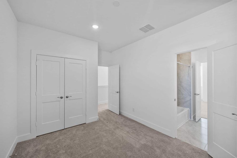 Spacious, unfurnished interior of a new home in Bridgeland, Cypress (Image 25).