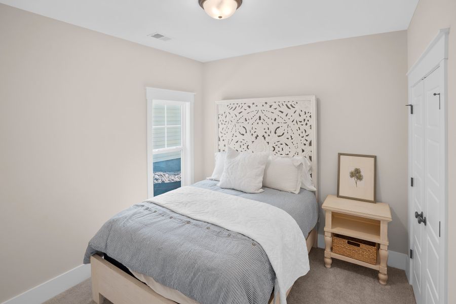 Representative furnished interior of a home built from the Jamestown by Bill Clark Homes in Riverside Cove, Wilmington (Image 18).
