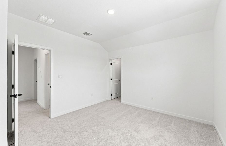 Spacious, unfurnished interior of a new home in Kuempel Farms, Pflugerville (Image 46).