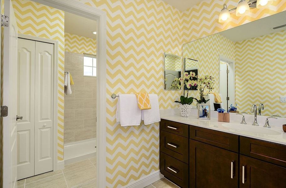 Representative furnished interior of a home built from the Kiawah 2 by Neal Communities in Boca Royale Golf & Country Club at Wellen Park, Englewood (Image 19).