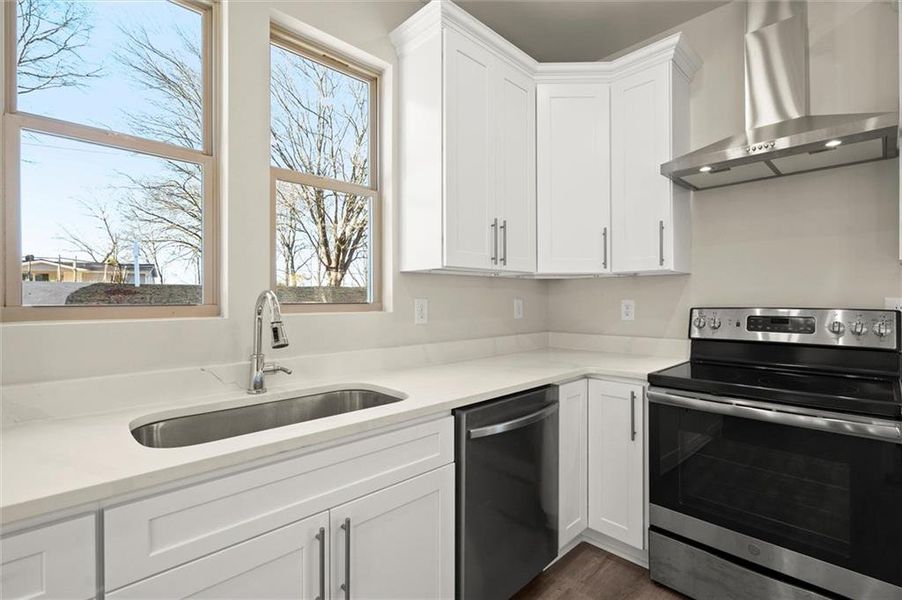 Furnished interior view inside a new home in , Gainesville (Image 10).