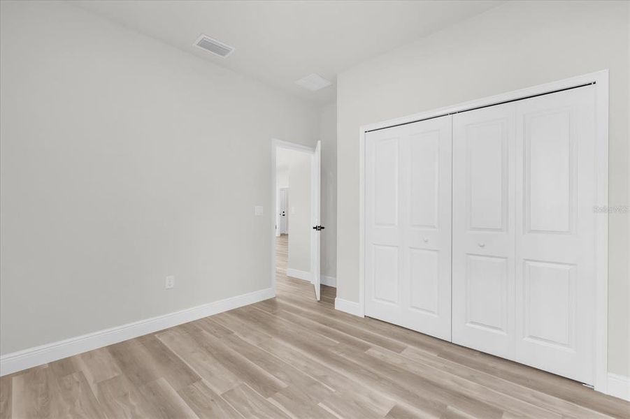 Spacious, unfurnished interior of a new home in , Ocala (Image 12).