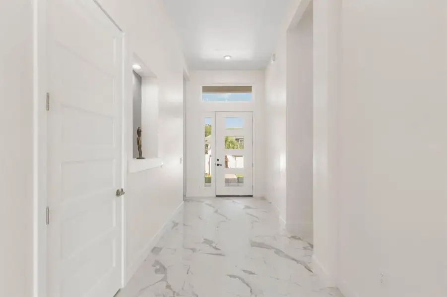 54-web-or-mls-116 Longview Way N-51