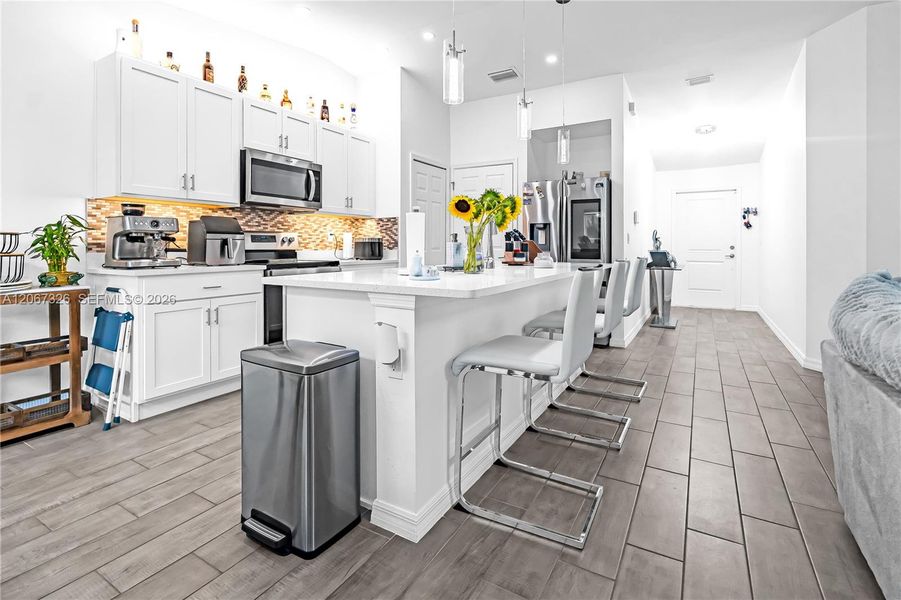 Furnished interior view inside a new home in , Cape Coral (Image 7).
