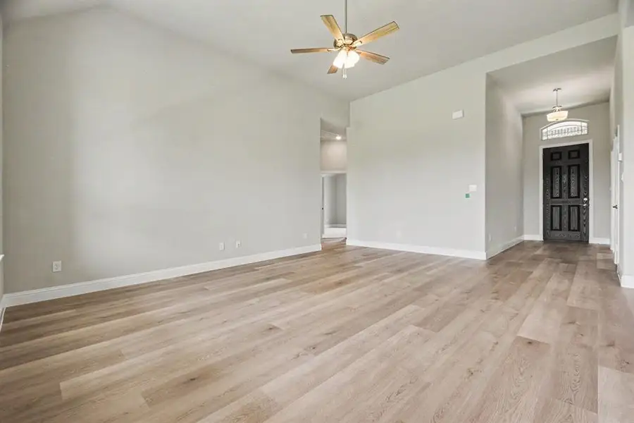 Spacious, unfurnished interior of a new home in Cole Crossing Estates, DeSoto (Image 13). Spacious, unfurnished interior of a new home in Cole Crossing Estates, DeSoto (Image 13).