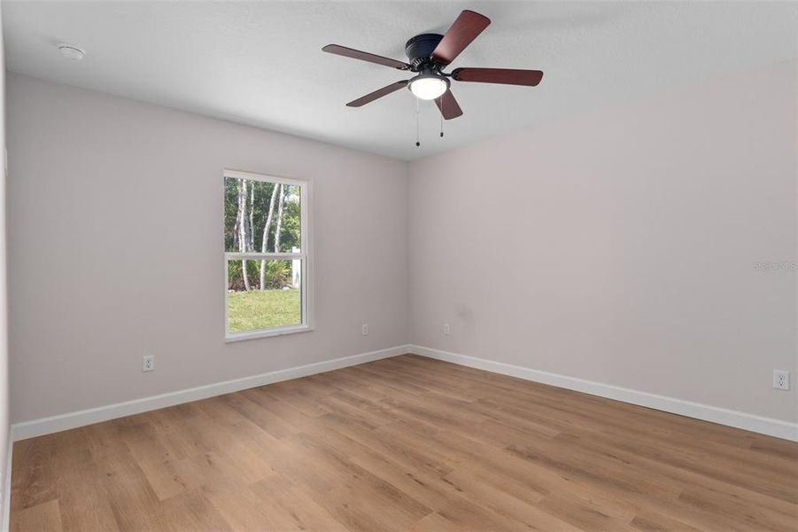 Spacious, unfurnished interior of a new home in , Citrus Springs (Image 37).