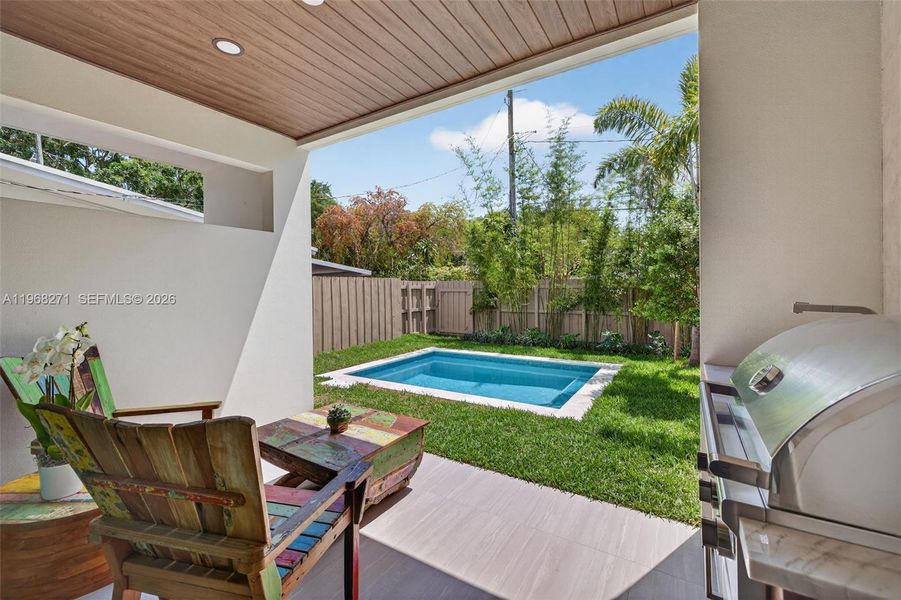 Exterior details and patio area of a home in , Fort Lauderdale (Image 41).