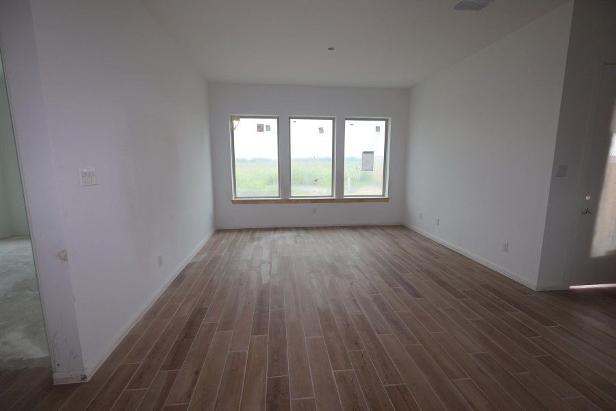 Spacious, unfurnished interior of a new home in Meridiana - Terrace Collection, Manvel (Image 3). Spacious, unfurnished interior of a new home in Meridiana - Terrace Collection, Manvel (Image 3).