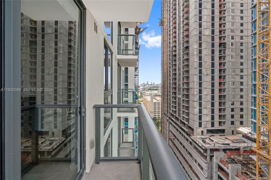 Condo located in Miami, FL showcasing its design and architecture (Image 23). Condo located in Miami, FL showcasing its design and architecture (Image 23).