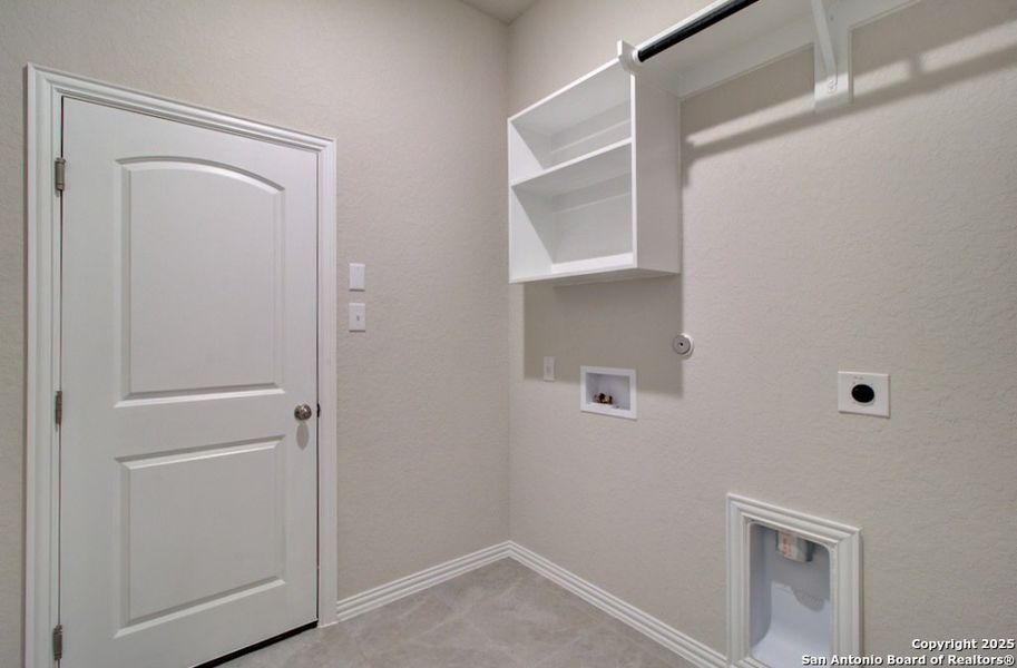 Spacious, unfurnished interior of a new home in Veranda, San Antonio (Image 24). Spacious, unfurnished interior of a new home in Veranda, San Antonio (Image 24).