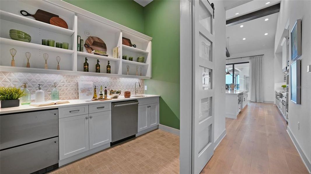 Furnished interior view inside a new home in , Venice (Image 40).