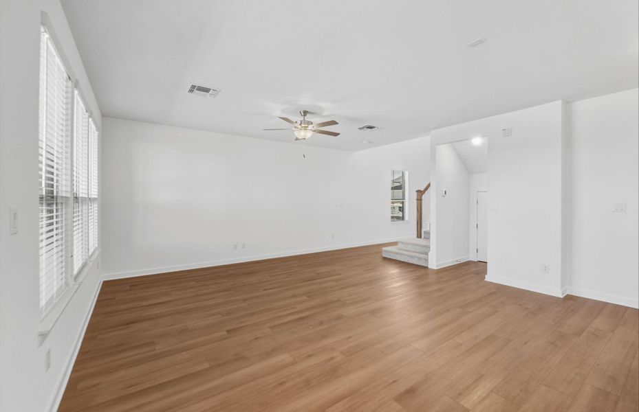 Spacious, unfurnished interior of a new home in Santa Rita Ranch, Liberty Hill (Image 48).
