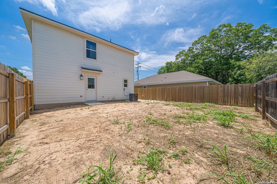 Exterior details and patio area of a home in , Seguin (Image 4).