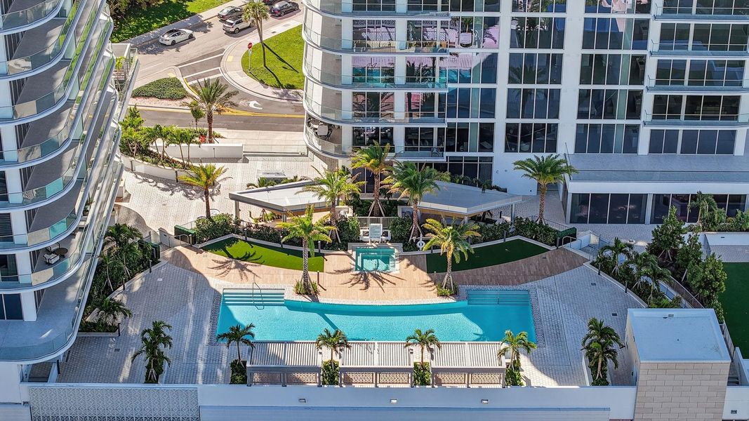 Condo located in Fort Lauderdale, FL showcasing its design and architecture (Image 28).
