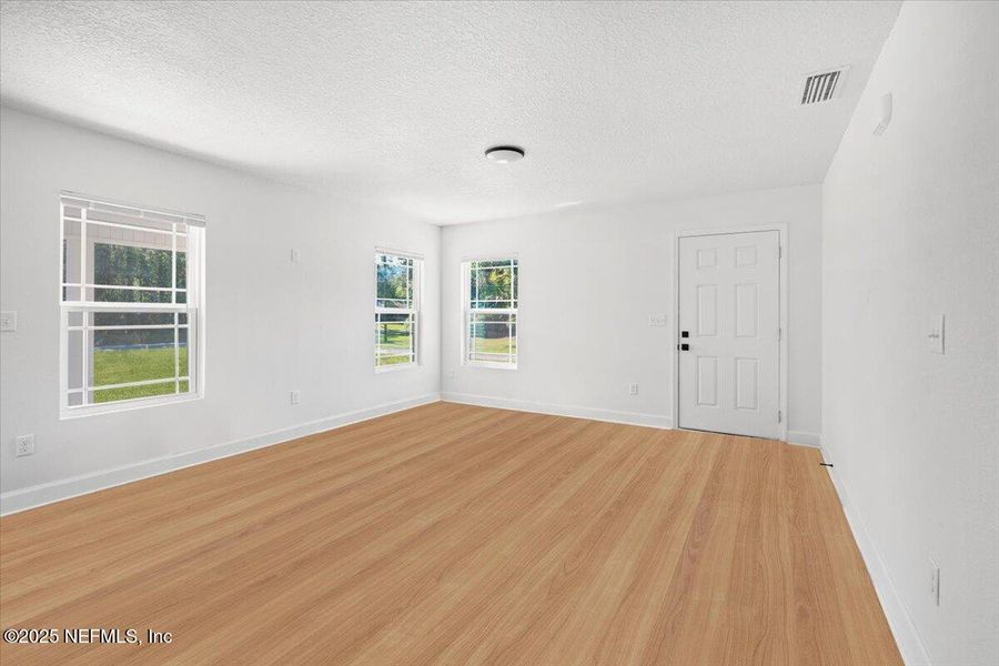 Spacious, unfurnished interior of a new home in , Keystone Heights (Image 11).