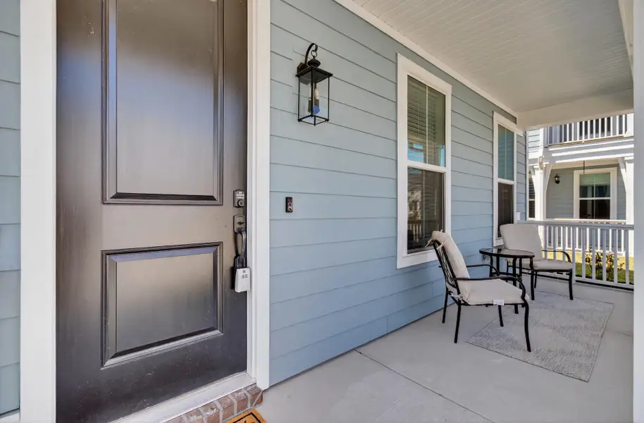 Exterior details and patio area of a home in Twin Lakes, Johns Island (Image 3).