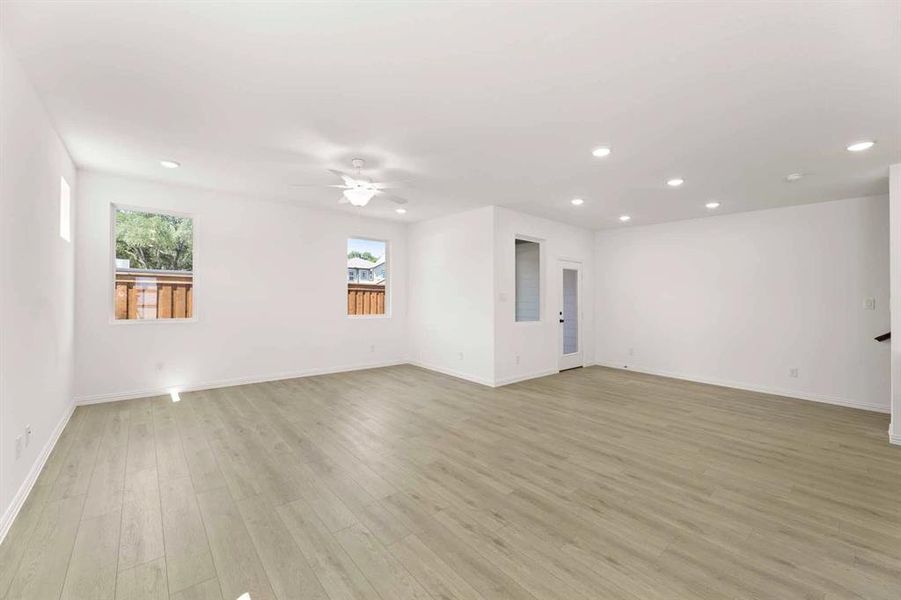 Spacious, unfurnished interior of a new home in Sereno Oaks at Buckner Terrace, Dallas (Image 23). Spacious, unfurnished interior of a new home in Sereno Oaks at Buckner Terrace, Dallas (Image 23).