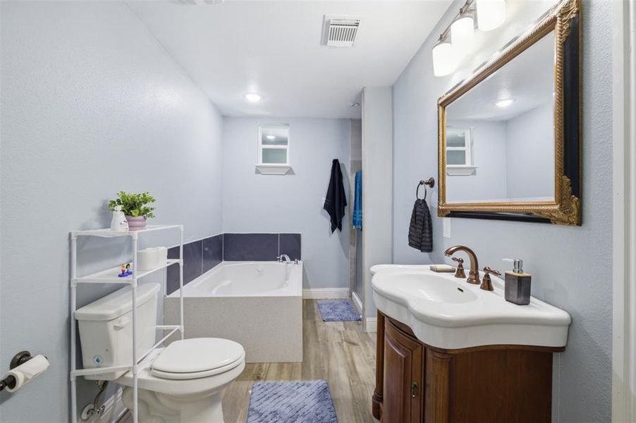 Furnished interior view inside a new home in , Mabank (Image 8).