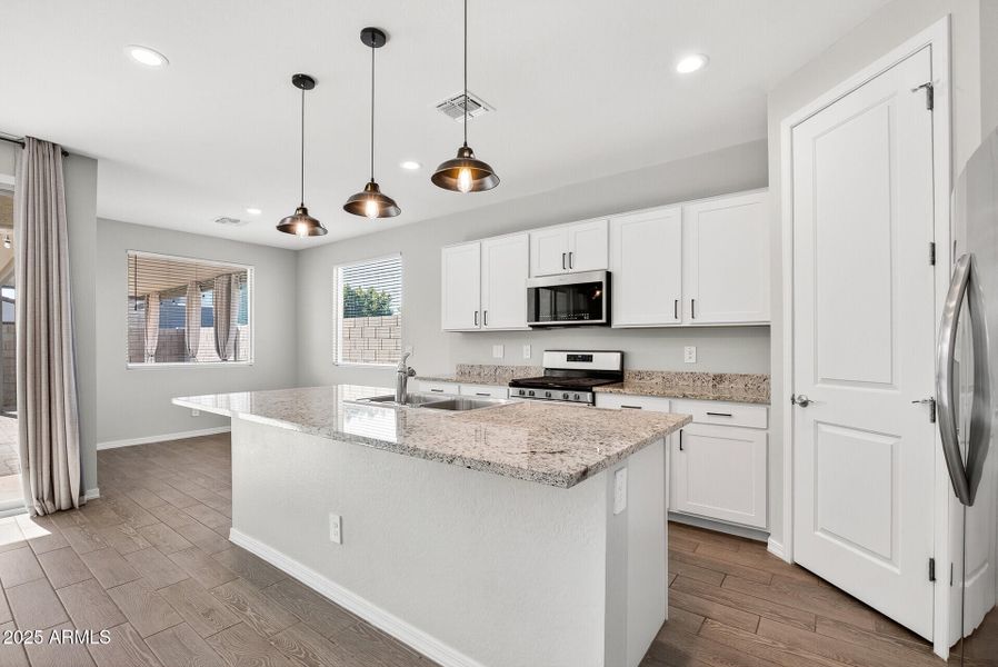 17_11233_E_Upton_Ave67_mls