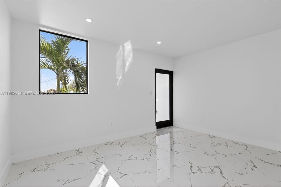 Spacious, unfurnished interior of a new home in , Miami (Image 20).