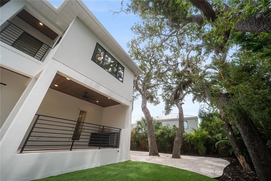 Exterior details and patio area of a home in , Sarasota (Image 42).