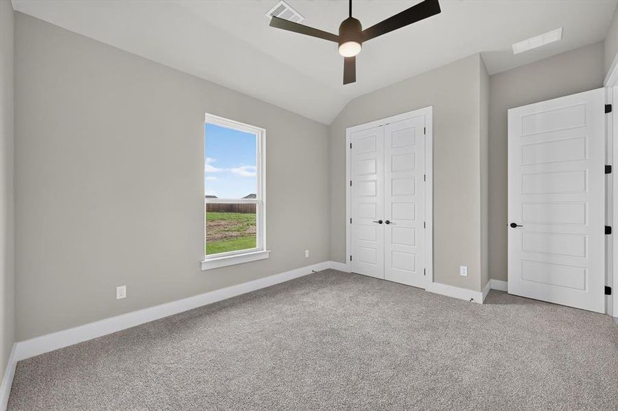 Spacious, unfurnished interior of a new home in Coyote Crossing, Godley (Image 28).