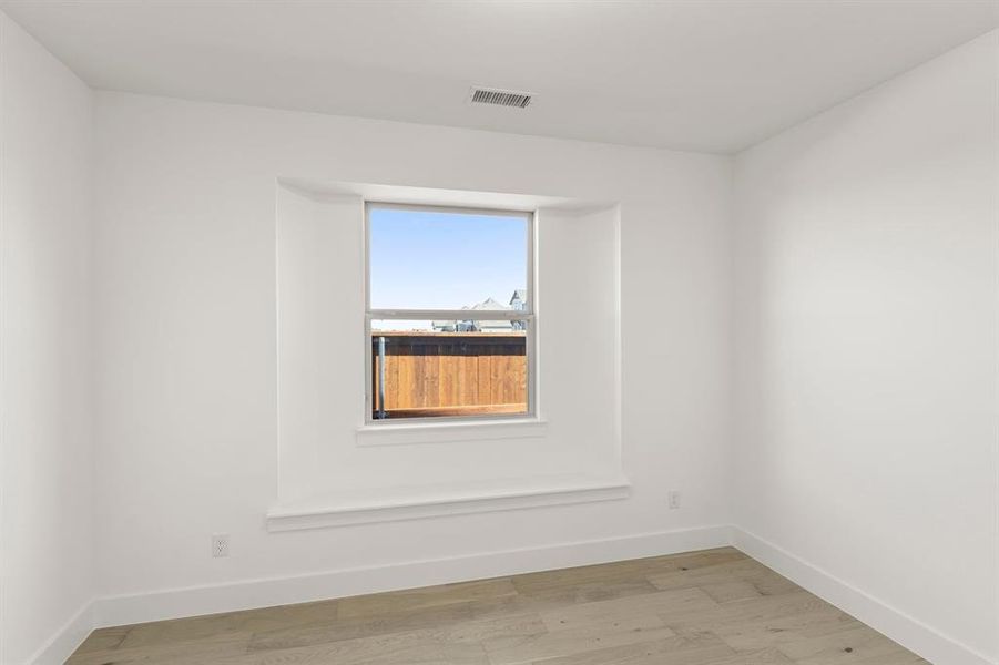 Spacious, unfurnished interior of a new home in Inspiration, Lucas (Image 35).