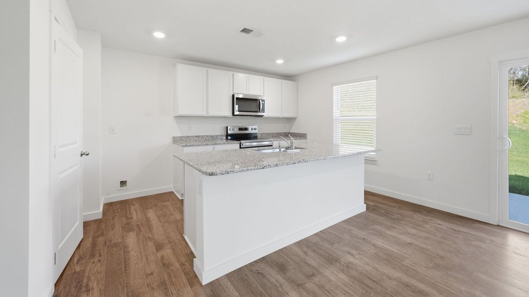 Furnished interior view inside a new home in Emory Creek, Harriman (Image 7).