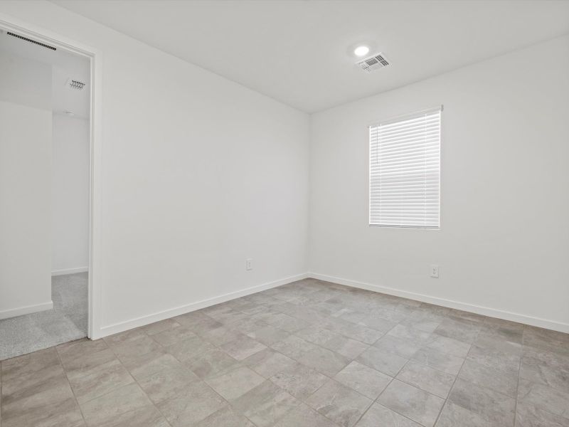 Spacious, unfurnished interior of a new home in San Tan Groves - Classic Series, San Tan Valley (Image 9). Spacious, unfurnished interior of a new home in San Tan Groves - Classic Series, San Tan Valley (Image 9).