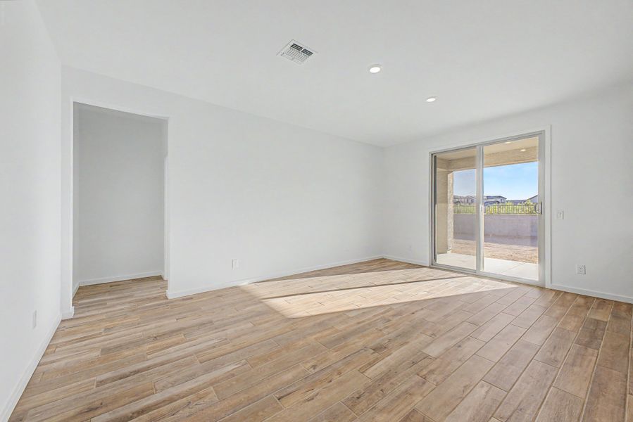 Spacious, unfurnished interior of a new home in Frontera, Surprise (Image 8). Spacious, unfurnished interior of a new home in Frontera, Surprise (Image 8).